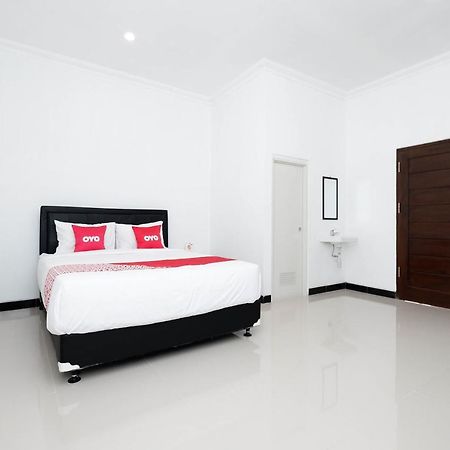 Oyo 1611 Four D'Home Solo Екстериор снимка