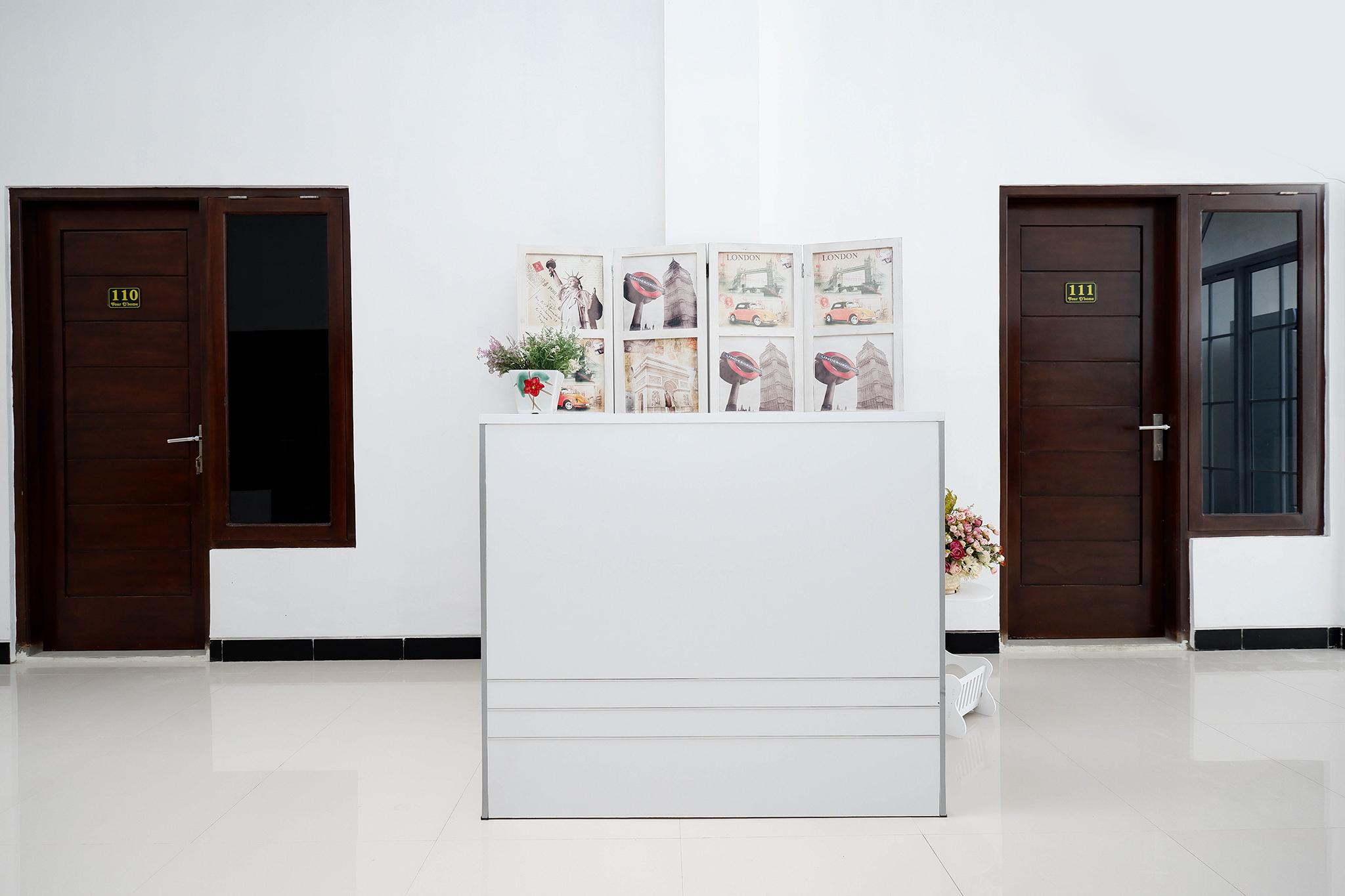 Oyo 1611 Four D'Home Solo Екстериор снимка